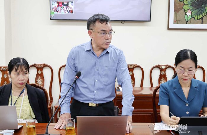 Phó Giám đốc Sở Khoa học và Công nghệ Nguyễn Văn Viện phát biểu tại cuộc họp. Ảnh: Hồ Thảo