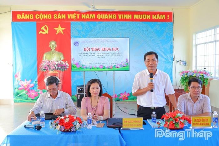 Đồng chí Nguyễn Văn Đậm, Phó Giám đốc Sở Khoa học và Công nghệ tỉnh Đồng Tháp trao đổi với đại biểu về nhu cầu ứng dụng khoa học và công nghệ trong sản xuất.