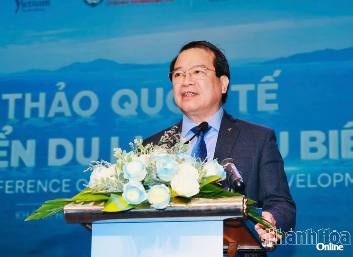 Phó Cục trưởng Cục Du lịch quốc gia Việt Nam Hà Văn Siêu phát biểu chỉ đạo hội thảo.