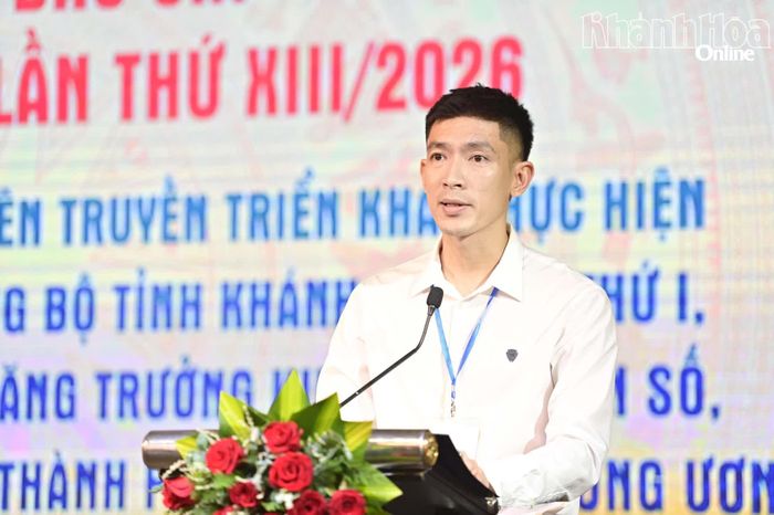 Nhà báo Phan Hoàng Sơn - Phó Trưởng Văn phòng đại diện miền Trung - Tây Nguyên, Báo Xây dựng trình bày tham luận.