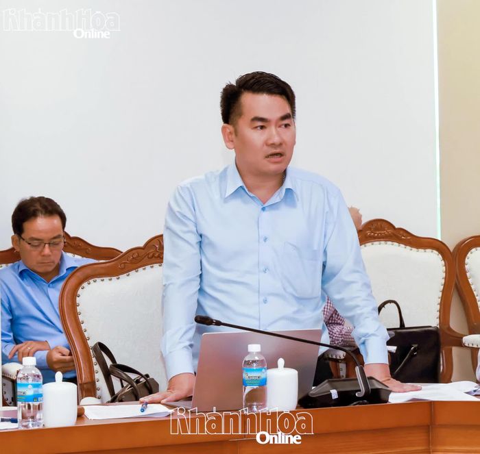 Lãnh đạo Sở Nông nghiệp và Môi trường phát biểu tại cuộc họp.