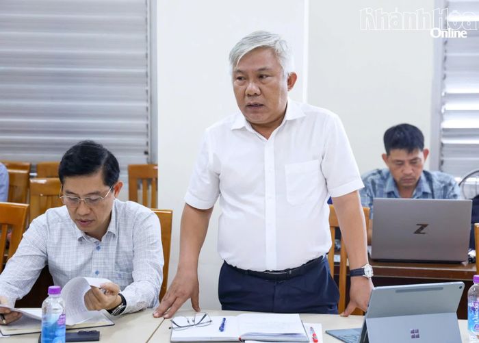 Lãnh đạo Sở Nông nghiệp và Môi trường phát biểu tại buổi giám sát.
