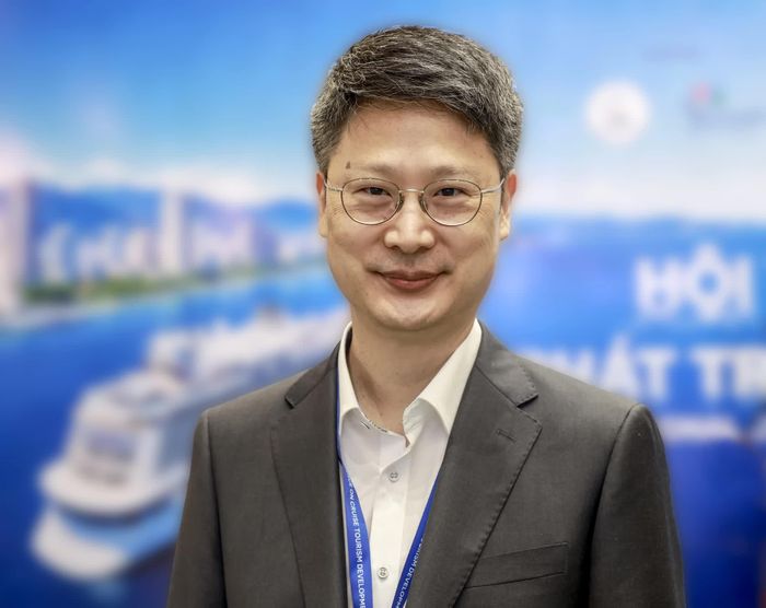 Tiến sĩ Christopher Han.