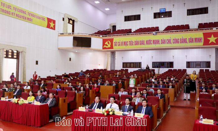 Các đại biểu dự đại hội.