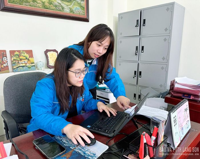 Chuyên viên Tỉnh đoàn sử dụng Trợ lý ảo Công chức số Xứ Lạng