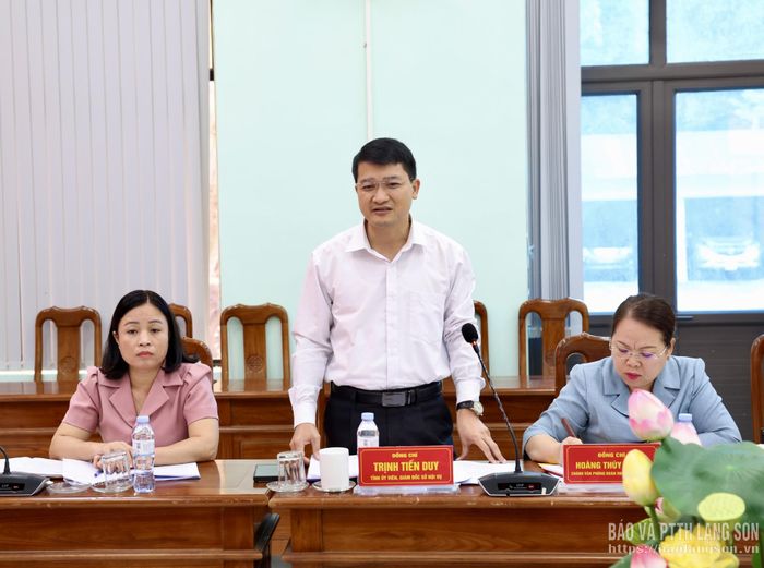 Lãnh đạo Sở Nội vụ phát biểu tại buổi làm việc