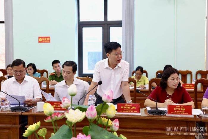 Lãnh đạo xã Thuỵ Hùng phát biểu tại buổi làm việc