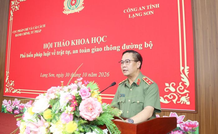 Trung tướng Phạm Công Nguyên, Cục trưởng Cục Pháp chế và Cải cách hành chính, tư pháp (Bộ Công an) phát biểu bế mạc hội thảo