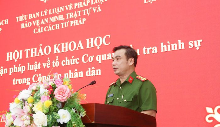 Đại tá Nguyễn Quang Huyên, Phó Giám đốc Công an tỉnh Lạng Sơn phát biểu chào mừng hội thảo