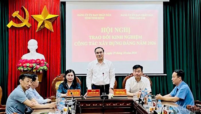 Đồng chí Nguyễn Hữu Long - Phó Bí thư Đảng ủy UBND tỉnh Lào Cai phát biểu tại buổi làm việc.