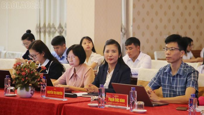 Đại biểu tham dự hội thảo.