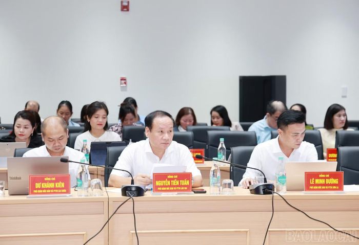 Các đại biểu dự hội thảo.