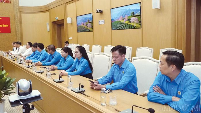 Các đại biểu tham dự hội nghị.