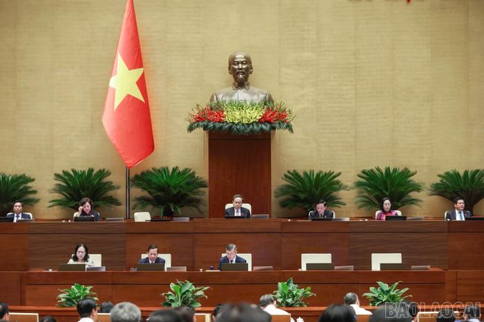 Quang cảnh kỳ họp.