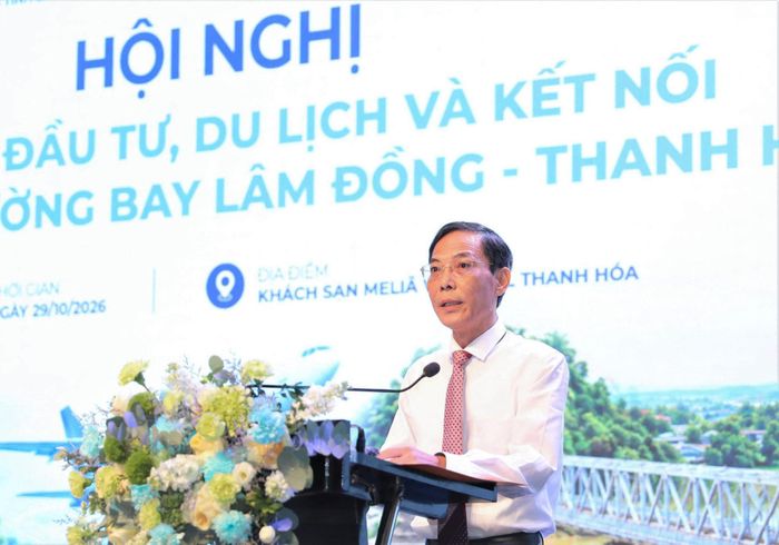 Phó Chủ tịch UBND tỉnh Thanh Hóa Đầu Thanh Tùng phát biểu tại hội nghị