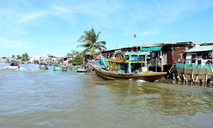 Hiện trạng điều kiện sống của người dân dọc sông Cà Ty đoạn từ cầu Dục Thanh đến đường Ung Văn Khiêm