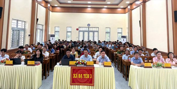 Cán bộ, đảng viên xã Đạ Tẻh 3 tham dự hội nghị