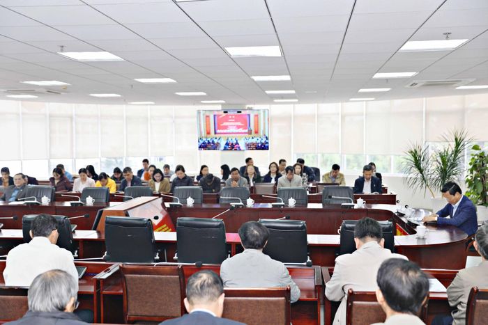 Các đại biểu tham dự hội nghị tại điểm cầu Đảng ủy UBND tỉnh Lâm Đồng. (Ảnh: Chính Thành)