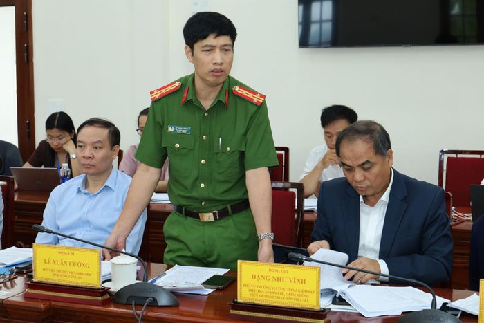 Đại tá Lê Xuân Cường, Phó Viện trưởng Viện Khoa học hình sự - Bộ Công an nêu ý kiến tại buổi làm việc