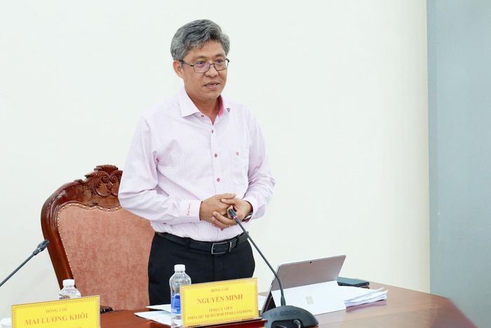 Đồng chí Nguyễn Minh, Tỉnh ủy viên, Phó Chủ tịch UBND tỉnh phát biểu tại buổi làm việc