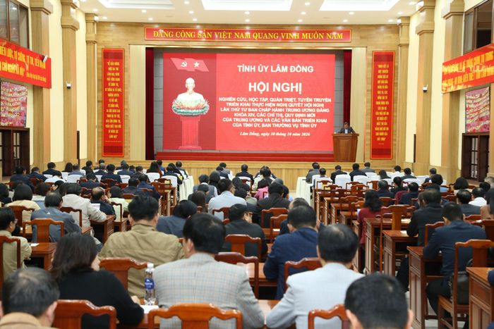 Quang cảnh hội nghị