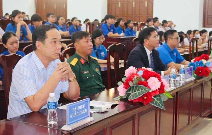 Đại biểu tham gia chương trình