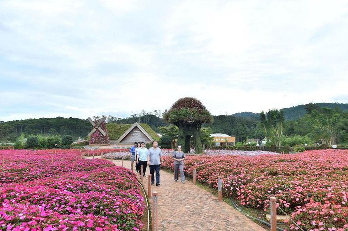 Đoàn công tác tìm hiểu việc ứng dụng công nghệ, chuyển đổi số trong hoạt động kinh doanh du lịch tại Fresh Garden Đà Lạt