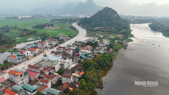 Cảnh quan xung quanh khu di tích đền Trúc.
