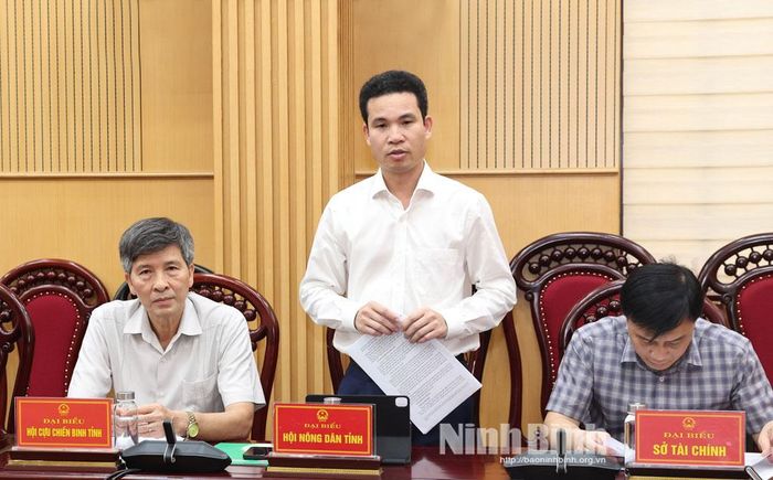 Đồng chí Triệu Văn Thái, Tỉnh ủy viên, Phó Chủ tịch Ủy ban MTTQ Việt Nam tỉnh, Chủ tịch Hội Nông dân tỉnh phát biểu tại hội nghị.
