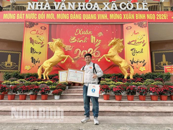 Thời gian qua, anh Trần Văn Quân đã được nhận nhiều Giấy khen của UBND xã Cổ Lễ, ghi nhận những đóng góp trong quảng bá hình ảnh quê hương và lan tỏa các giá trị tích cực đến cộng đồng.
