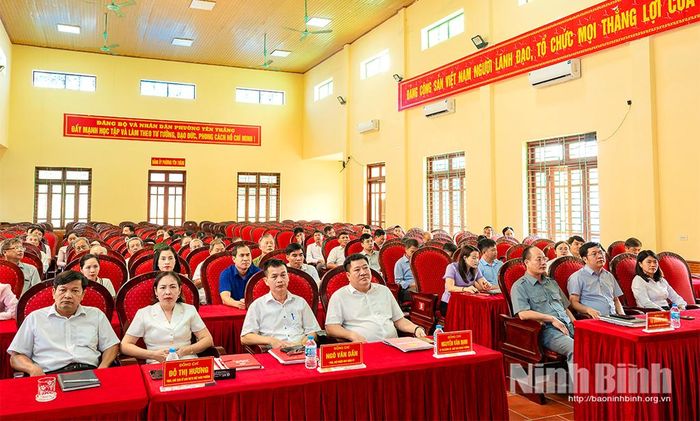 Các đại biểu dự Lễ trao tặng Huy hiệu Đảng.