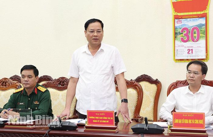 Đại biểu xã Bình Mỹ phát biểu tại hội nghị.