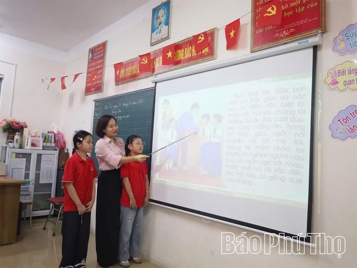 Đẩy mạnh Chuyển đổi số trong giảng dạy và học tập tại các trường học trên địa bàn phường Thanh Miếu.
