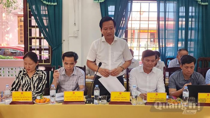 Đại diện lãnh đạo UBND xã Cửa Việt phát biểu tại buổi làm việc - Ảnh: Tạ Hưng