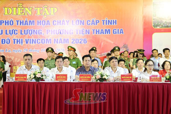 Các đại biểu dự cuộc diễn tập.