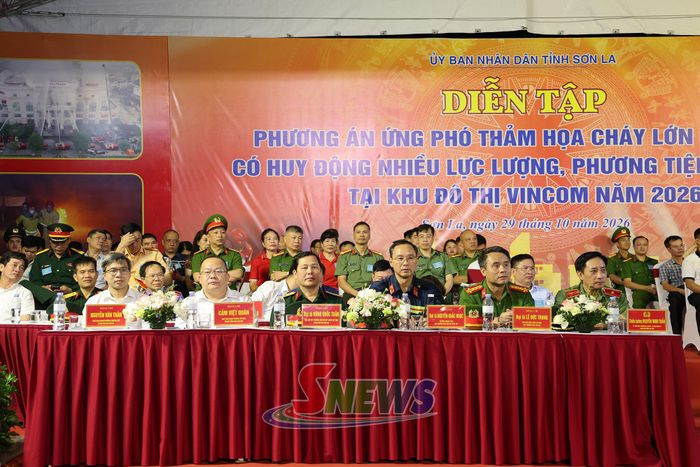 Các đại biểu dự cuộc diễn tập.