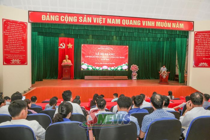Lễ bế giảng Lớp bồi dưỡng nghiệp vụ công tác Đảng năm 2026.