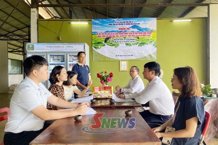 Nghiệm thu Đề án hỗ trợ các cơ sở công nghiệp nông thôn trưng bày, quảng bá sản phẩm tiêu biểu tại HTX Amifarm, xã Tân Yên.
