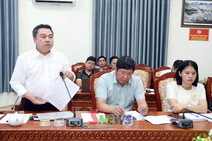 Lãnh đạo phường Thảo Nguyên phát biểu tại cuộc làm việc.