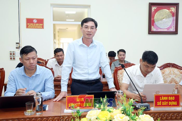 Lãnh đạo Sở Nông nghiệp và Môi trường phát biểu tại cuộc làm việc.