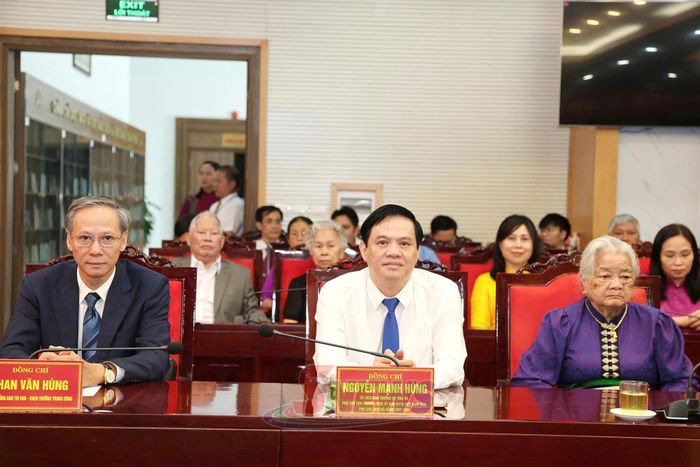 Các đại biểu tham dự hội nghị.