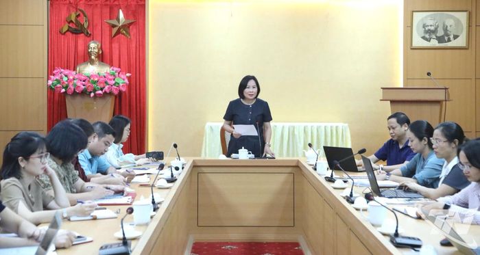 Đại diện lãnh đạo Sở Nội vụ chủ trì Hội nghị.