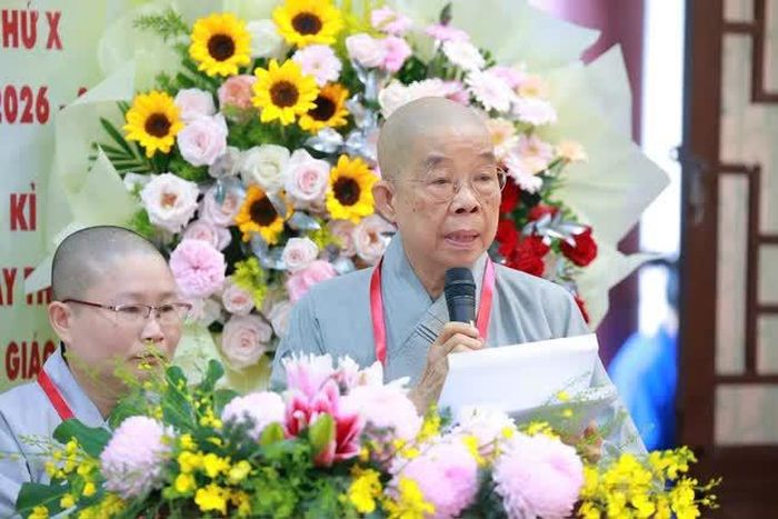 Ni trưởng Thích nữ Nhật Khương phát biểu khai mạc hội nghị