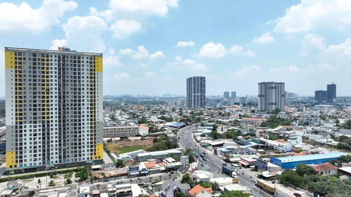 Không chỉ phục vụ nhu cầu đi lại, quốc lộ 1K còn là tuyến vận tải quan trọng, kết nối các khu công nghiệp, đô thị và đầu mối logistics trong khu vực. Tuy nhiên, áp lực giao thông và nhu cầu phát triển đô thị đặt ra yêu cầu tiếp tục hoàn thiện mạng lưới đường kết nối.