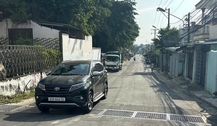 Dự án ảnh hưởng 44 hộ dân, với diện tích đất dự kiến thu hồi hơn 8.200m2. Tháng 9/2026, địa phương tổ chức lấy ý kiến lần hai về phương án bồi thường, hỗ trợ, tái định cư, đồng thời giải đáp các vấn đề liên quan đến ranh giới thu hồi đất, giá bồi thường và quyền lợi của người dân.
