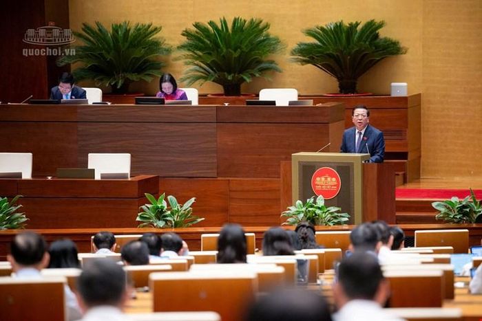 Bộ trưởng Trần Hồng Minh cho biết, Bộ Xây dựng sẽ tiếp tục phối hợp với các cơ quan của Quốc hội để hoàn thiện dự thảo, báo cáo Chính phủ trình Quốc hội thông qua. Ảnh: Media Quốc hội.
