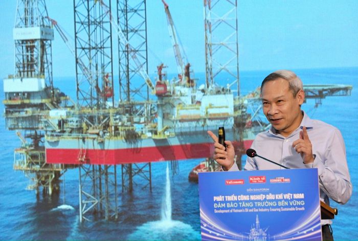 TS. Phan Đức Hiếu, Ủy viên Ủy ban Kinh tế và Tài chính của Quốc hội nhấn mạnh việc hoàn thiện Luật Dầu khí.