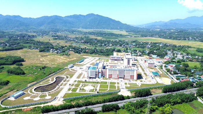 Dự án xây dựng Bệnh viện Đa khoa tỉnh Tuyên Quang quy mô 1.000 giường bệnh, tổng mức đầu tư 1.796,7 tỷ đồng được khởi công từ tháng 12/2023.
