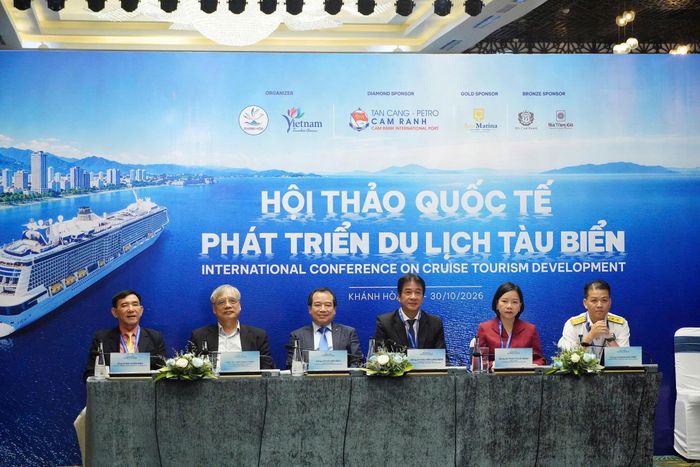 UBND tỉnh Khánh Hòa phối hợp với Cục Du lịch quốc gia Việt Nam tổ chức Hội thảo quốc tế về phát triển du lịch tàu biển.