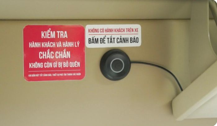 Yêu cầu về trang bị hệ thống cảnh báo khi học sinh bị bỏ quên trên xe cũng được quy định rõ tại dự thảo quy chuẩn (ảnh minh họa).